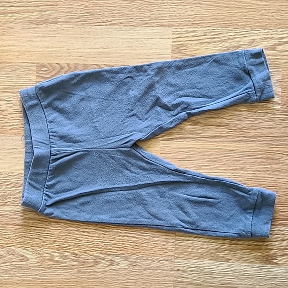 💥3/$10💥 OLD NAVY Set of 2 Pants - Picture 2 of 4